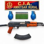 ਅੰਮ੍ਰਿਤਸਰ ‘ਚ ਪੁਲਿਸ ਦੀ ਵੱਡੀ ਕਾਰਵਾਈ – AK-47 ਤੇ 2 ਹੈਂਡ ਗ੍ਰਨੇਡ ਸਮੇਤ ਵਿਦੇਸ਼ੀ ਹਥਿਆਰ ਤਸਕਰੀ ਨੈੱਟਵਰਕ ਦਾ ਪਰਦਾਫਾਸ਼, ਇੱਕ ਕਾਬੂ।